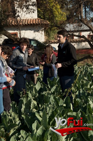 Felipe Guzmán junto a alumnos UC