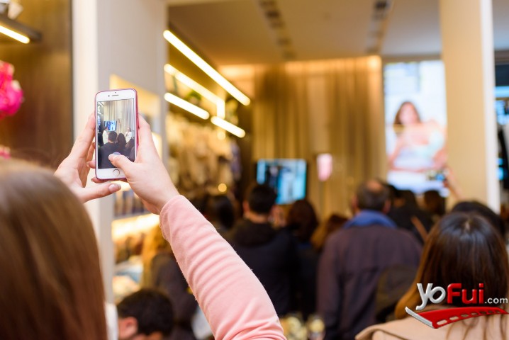 Fotografía en Re apertura de la tienda Cotys, Cotys