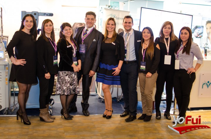 Dr. Alfredo Hoyos junto al equipo de RYMED