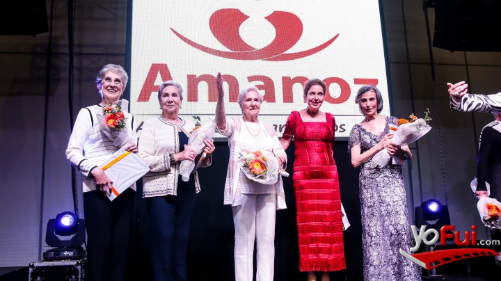 Fotografía en Fundación Amanoz "los años se visten de moda", Hotel W