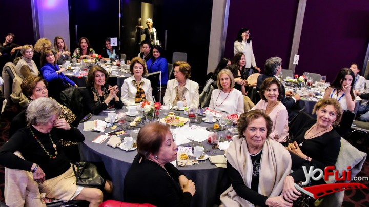 Fotografía en Fundación Amanoz "los años se visten de moda", Hotel W