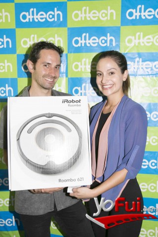 Santiago Tupper, Daniela Palavecino