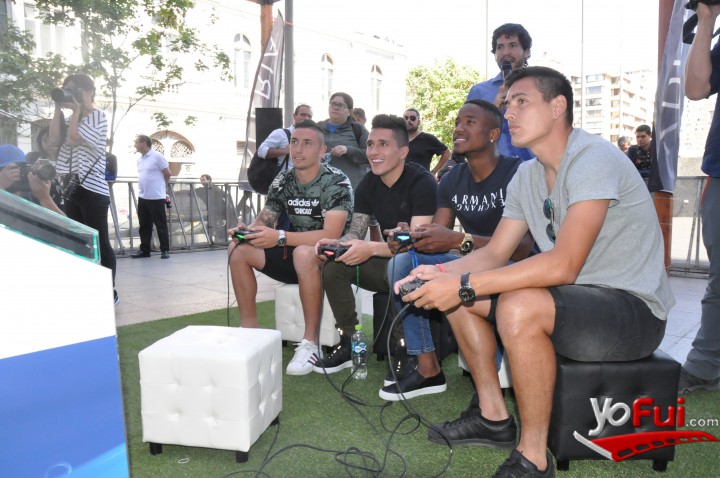 YoFui.com Jugadores de U. Católica, U. de Chile y Audax  midieron fuerzas en desafío futbolístico virtual, Torre Entel (7869)