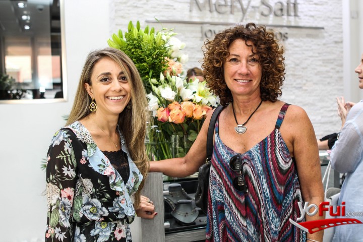 Macarena Mery Satt, Isabel De Iruarrizaga
