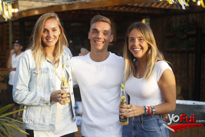YoFui.com En Maitencillo Cerveza Corona celebró una nueva limpieza de playas, Bar Restaurant El Farito (7956)