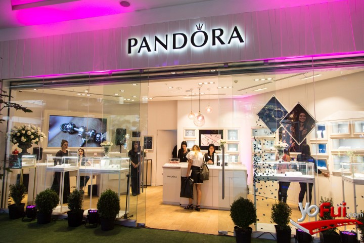 Fotografía en Inauguración tienda Pandora en Portal La Dehesa, Pandora