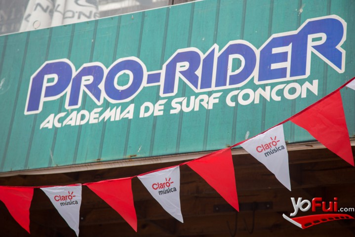 Fotografía en Claro Verano e Isidora Ureta realizaron exclusiva clase de surf, Playa La Boca