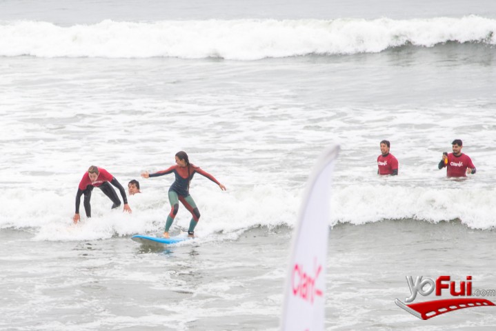Fotografía en Claro Verano e Isidora Ureta realizaron exclusiva clase de surf, Playa La Boca