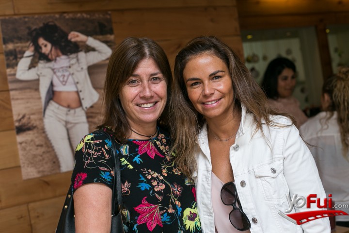Ximena Borrowman, Claudia González