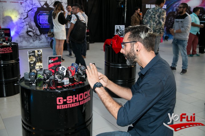 Fotografía en Kikuo Ibe creador de G-Shock de visita en nuestro país, Terraza del Centro Parque