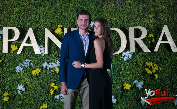 Oscar Tapia, Camila Scheel