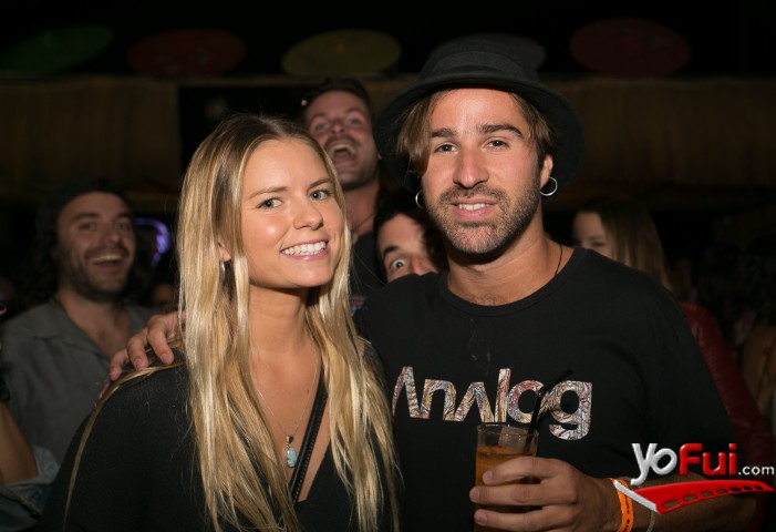 Sara Comber, Cristóbal Roberts