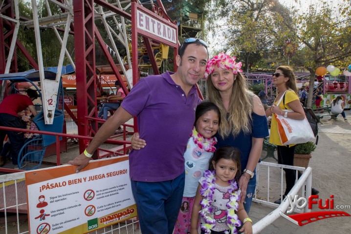 Roberto Vásquez, Julia Salas