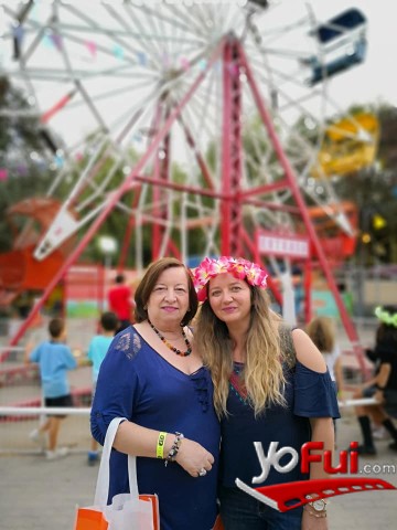 Marina Meneses Weber, Julia Salas