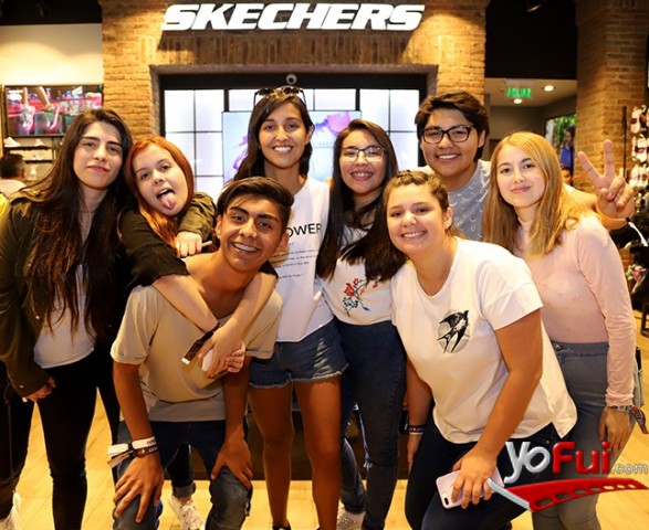 Camila Cabello y fanáticos