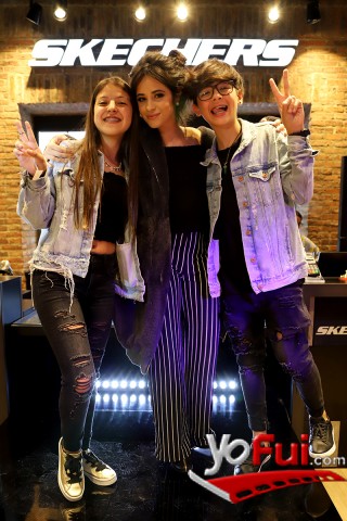 Camila Cabello y fanáticos