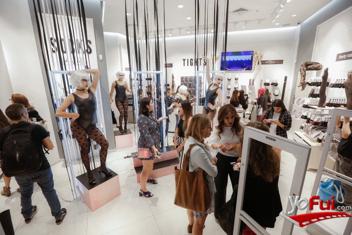 Fotografía en Inauguración Calzedonia en Costanera Center, Tienda Calzedonia