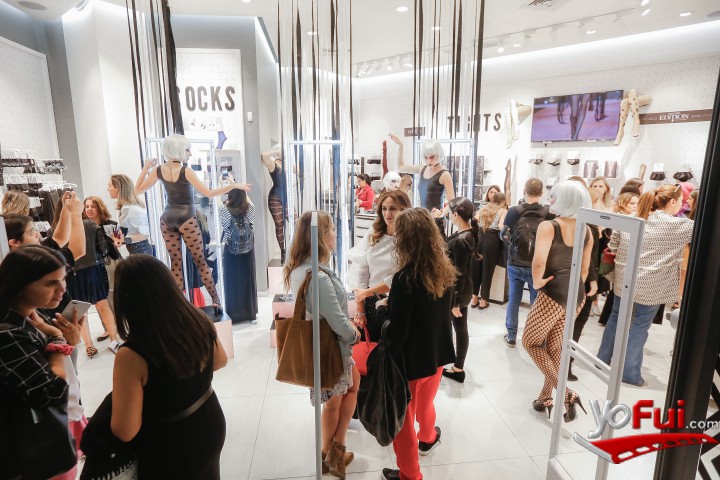 Fotografía en Inauguración Calzedonia en Costanera Center, Tienda Calzedonia