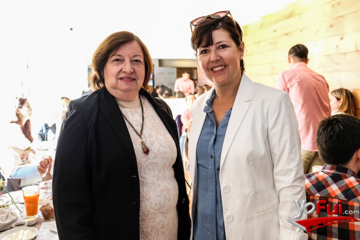 Marina Meneses Weber, Claudia Contreras