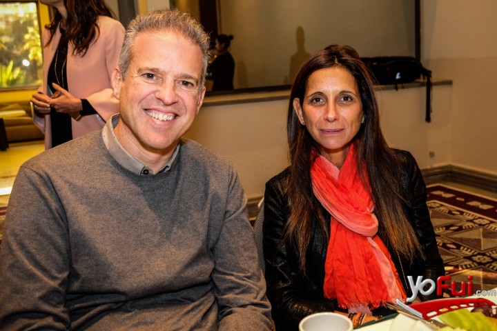 Derek Fox, Elena Carretero