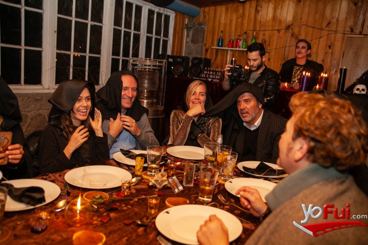 Fotografía en Lanzamiento Cenas Clandestinas de Brujas de Salamanca, Restaurant de El Arrayán
