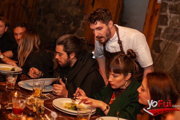 Fotografía en Lanzamiento Cenas Clandestinas de Brujas de Salamanca, Restaurant de El Arrayán