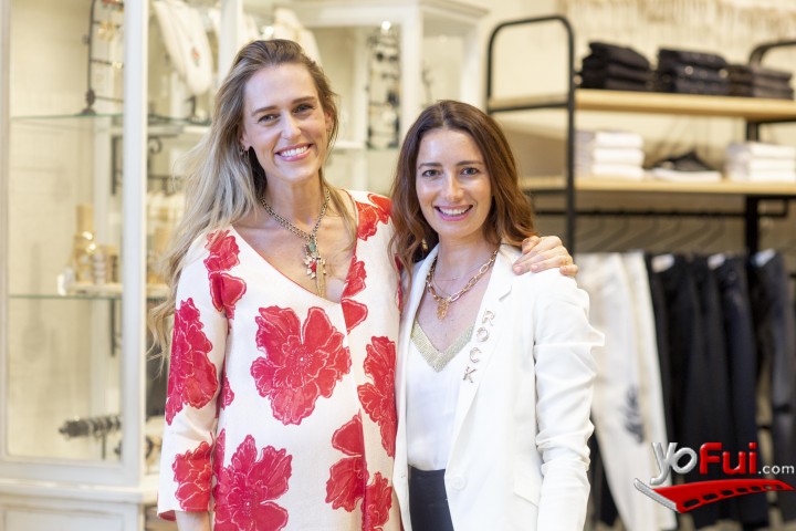 Virginia Demaria, Tota Echenique