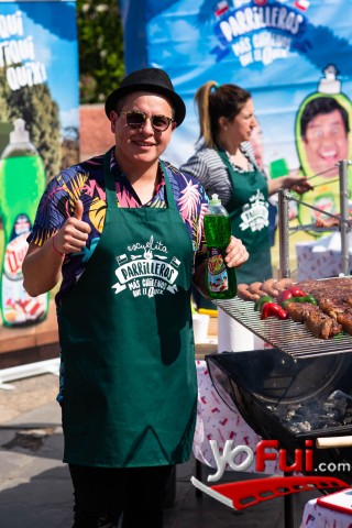 Fotografía en Profesor Klocker da sus tips para el mejor asado este 18, Plaza frente a Canal 13