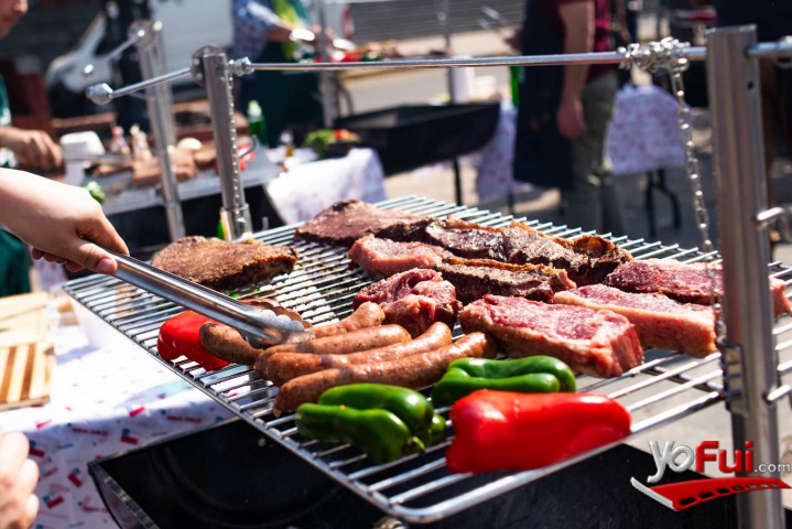 Fotografía en Profesor Klocker da sus tips para el mejor asado este 18, Plaza frente a Canal 13