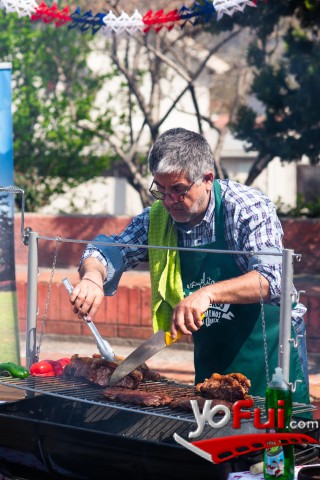 Fotografía en Profesor Klocker da sus tips para el mejor asado este 18, Plaza frente a Canal 13