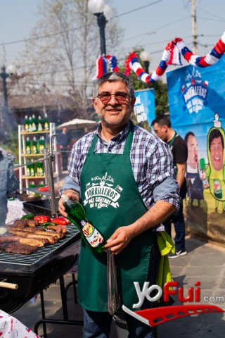 Fotografía en Profesor Klocker da sus tips para el mejor asado este 18, Plaza frente a Canal 13