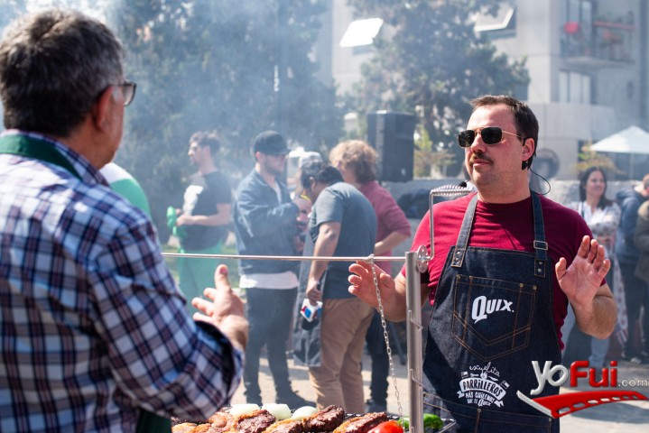 Fotografía en Profesor Klocker da sus tips para el mejor asado este 18, Plaza frente a Canal 13