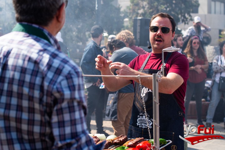 Fotografía en Profesor Klocker da sus tips para el mejor asado este 18, Plaza frente a Canal 13