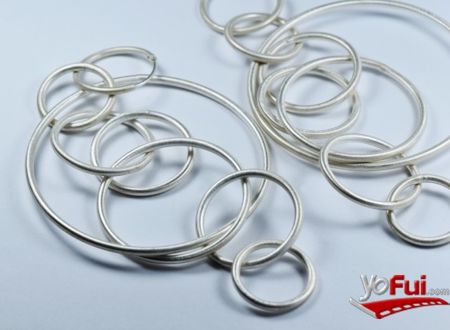Fotografía en Nueva colección  Infini de Lola Lecannelier:  Joyas para mujeres atrevidas, Tienda Lola Lecannelier