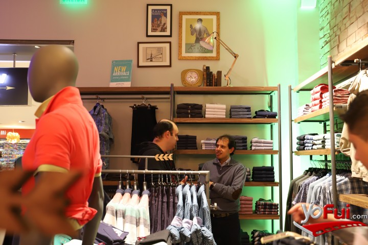 Fotografía en Arrow inaugura tienda en Mall Plaza Egaña, Tienda Arrow