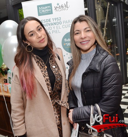 Camila Byrt, Angélica Carrillo