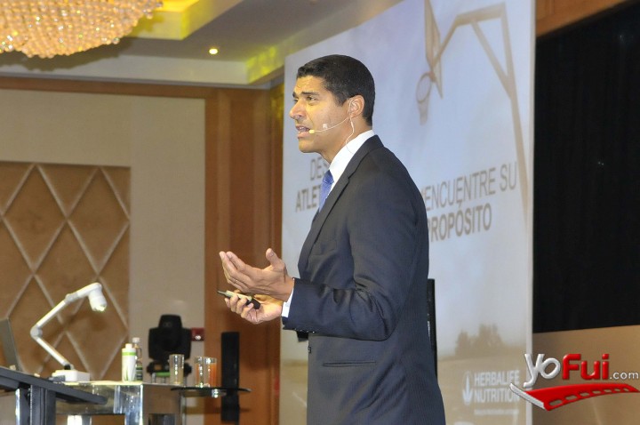 Dr. Luigi Gratton, Vicepresidente de Entrenamiento Mundial Herbalife Nutrition