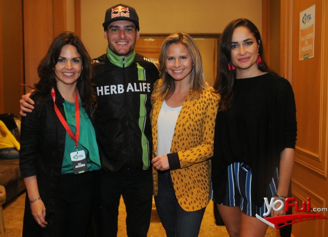 Marisol Ahumada, Gerente General Herbalife Nutrition Chile, junto a los embajadores