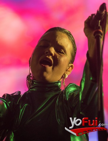 Fotografía en Bomba Estéreo en concierto, Teatro Caupolicán