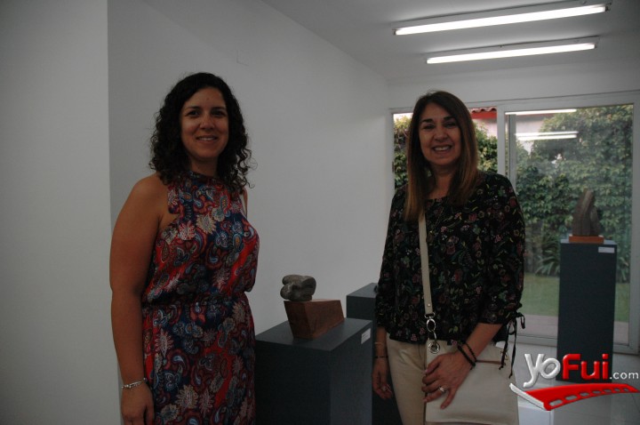 Lucia Barrionuevo, Cecilia Vega
