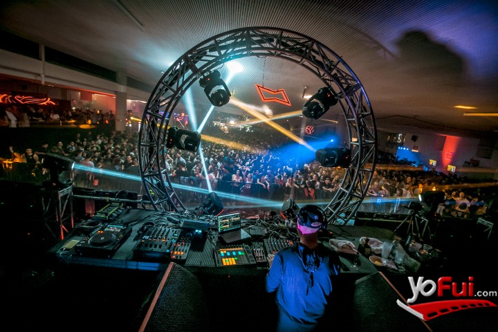 Fotografía en Paco Osuna tocó sus mejores temas junto a Budweiser en BudxSummer, Nuevo Terminal de Cruceros