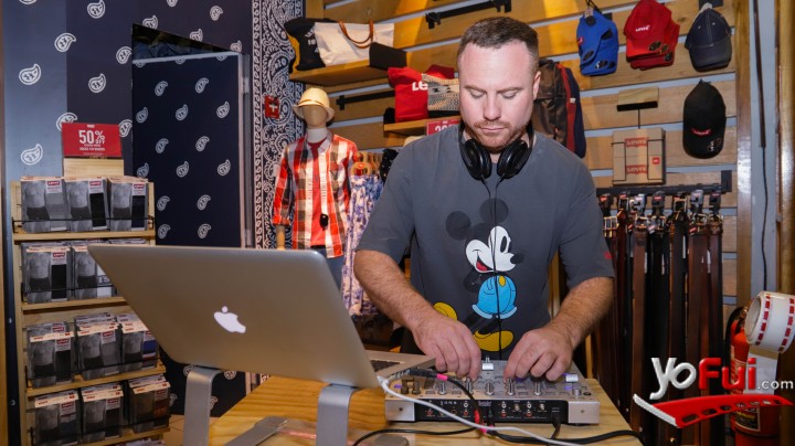 Fotografía en Preventa exclusiva de la colección Levi´s x Mickey, Tienda Levi's