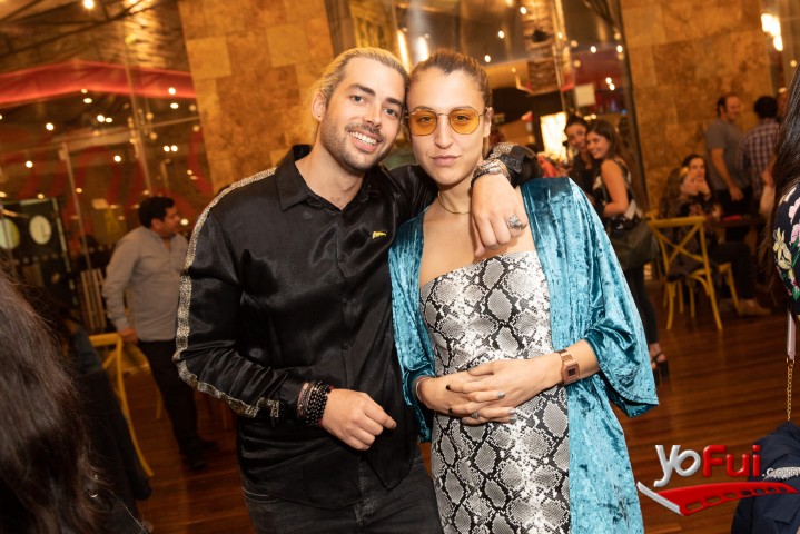 Max Cabezón, Andrea Barry