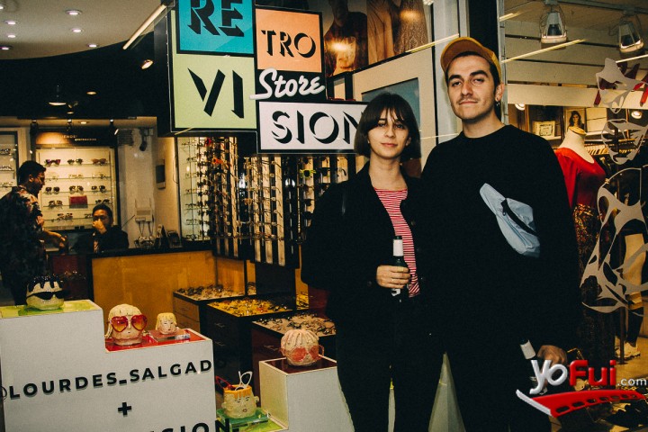 Fotografía en Lanzamiento renovada vitrina de Retrovisión, Tienda Retrovisión