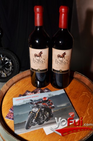 Fotografía en Lanzamiento nuevos modelos 2019 de Ducati by Vinos Toro de Piedra, Showroom de Ducati