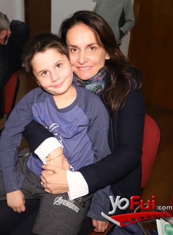 Cristiana Oliveira junto a Guillermo, en música infantil en Centro Cultural Las Condes