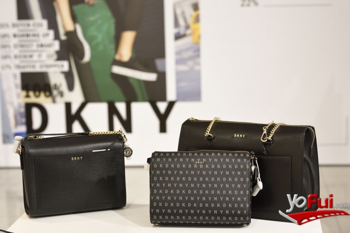 Fotografía en DKNY lanzó su colección de carteras y accesorios a través de Falabella, Falabella