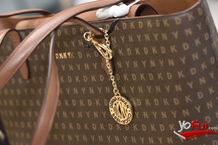 Fotografía en DKNY lanzó su colección de carteras y accesorios a través de Falabella, Falabella