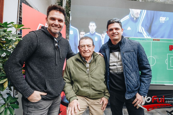 YoFui.com AOC celebró en grande los cuartos de final, Bar California Cantina (8762)