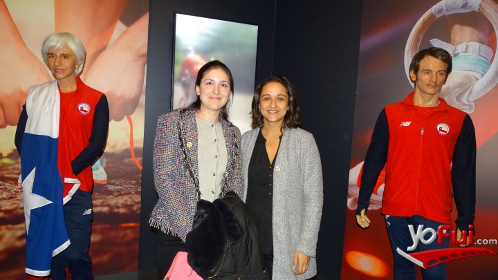 Pamela Castro, Macarena Gidi, junto a las figuras de Erika Olivera y Tomás González